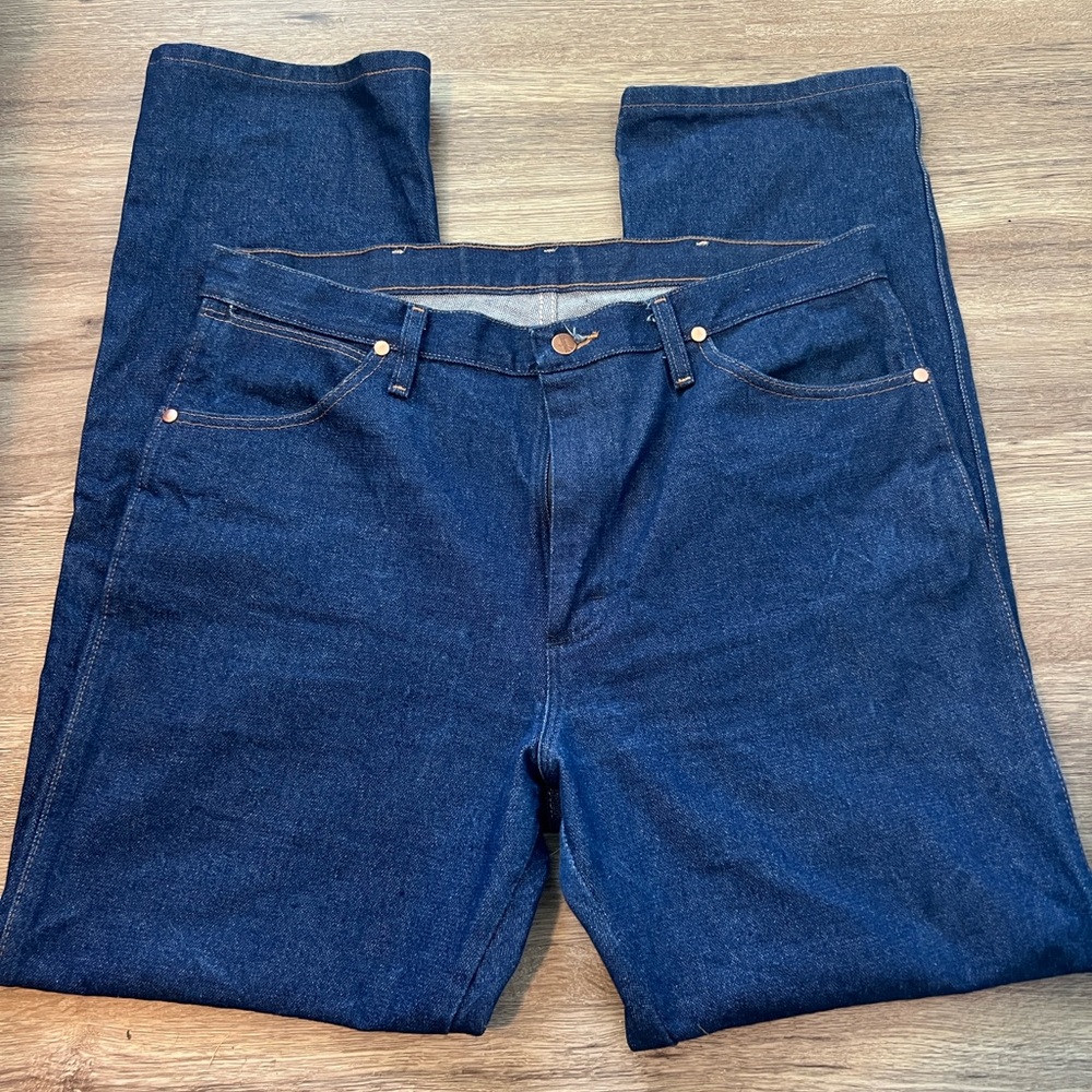 Men’s cowboy cut wranglers